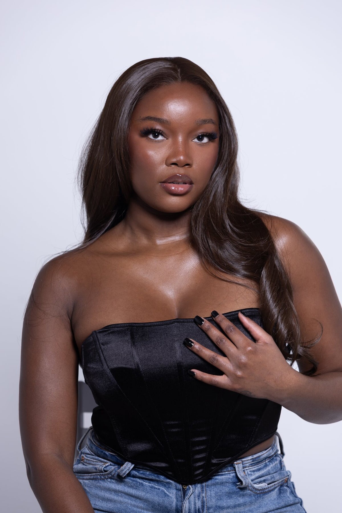 Perruque Sérénity 20 pouces ondulée marron chocolat – détail de la chevelure – Lazeah Hair